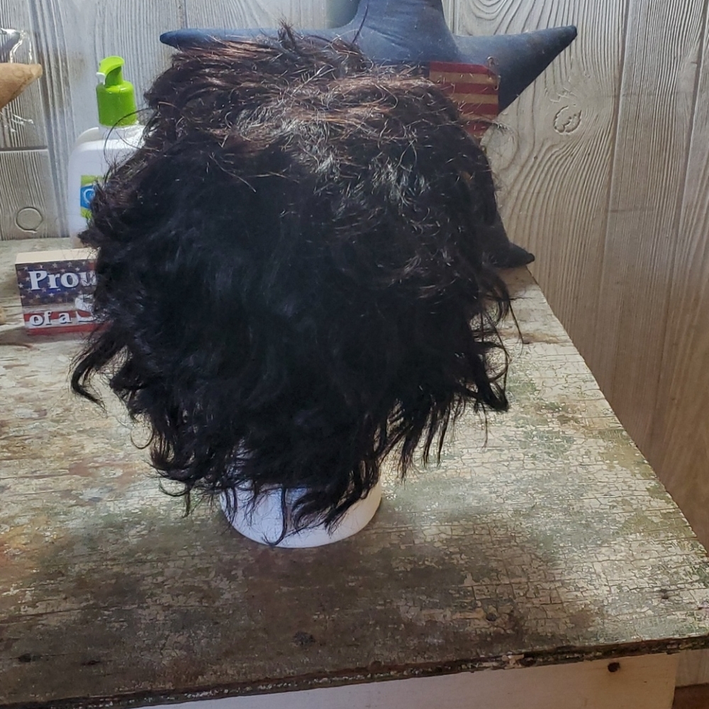 WIG - Picture 3 of 3